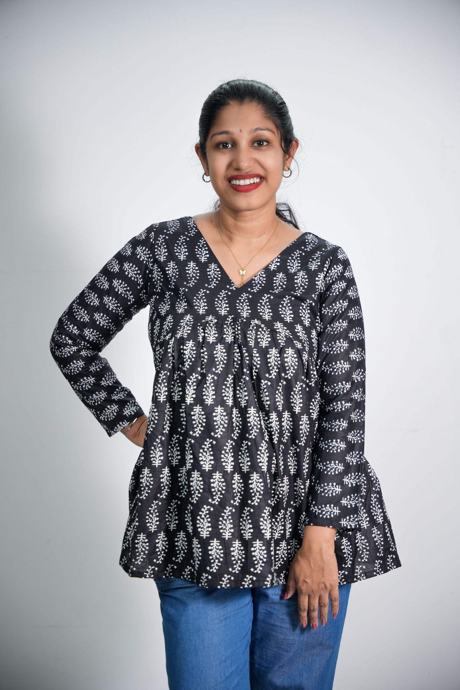 Womens Black Cotton Printed V-Neck Short Kurti